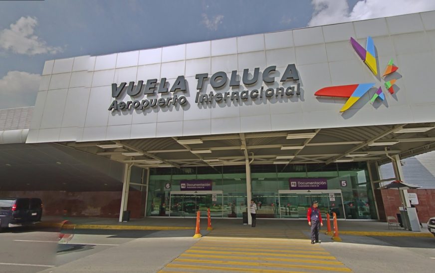 AMLO quiere que Aeropuerto de Toluca sea público