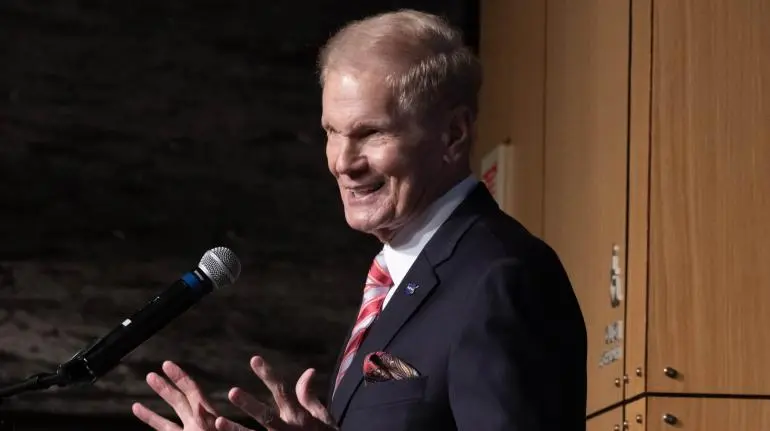 Recibirá el Senado a Bill Nelson, director de la NASA