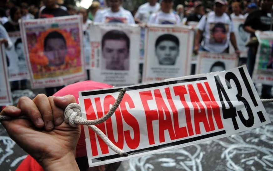 AMLO le pone fecha a reunión con los padres de los 43 normalistas