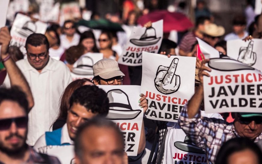 Exigen extradición de “El Mini Lic” en aniversario luctuoso de Javier Valdez