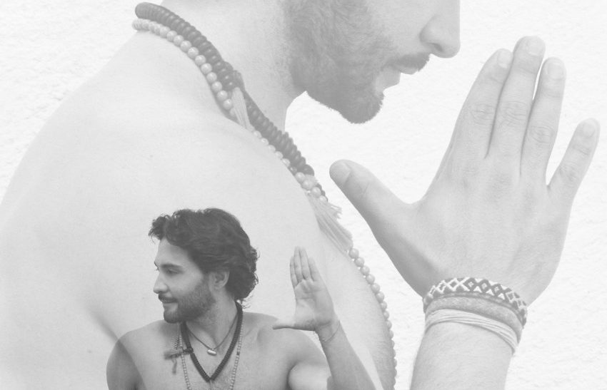Alejandro Maldonado dará taller de yoga en Expo Espiritualidad “Conectando Almas”