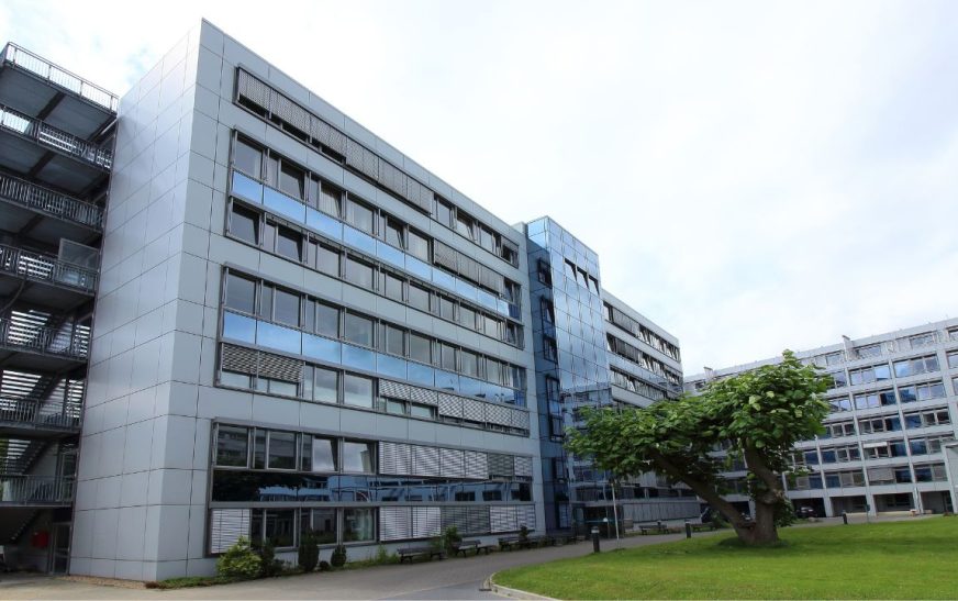 AMLO promete 30 nuevos hospitales para septiembre