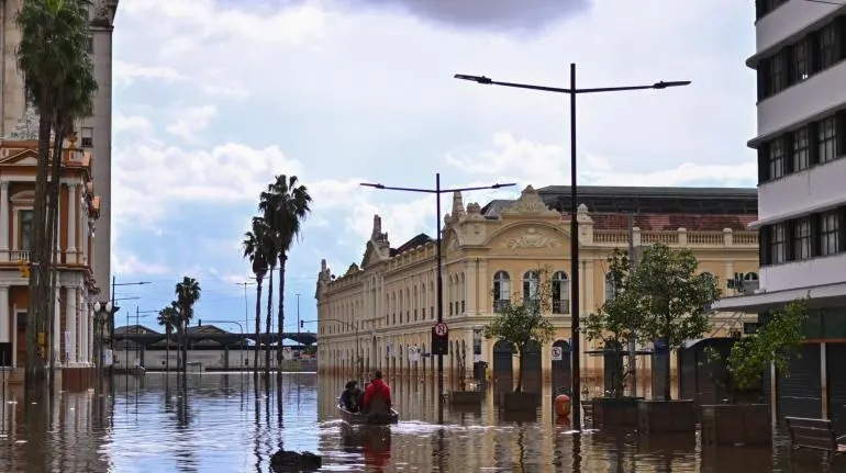 Sube a 158 el número de muertos por las inundaciones en el sur de Brasil