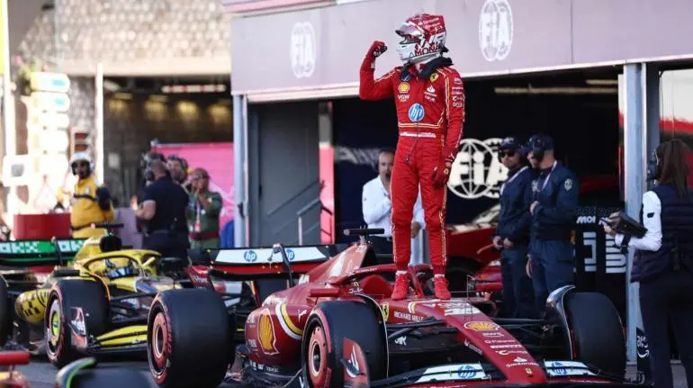 Leclerc apunta a su primer triunfo en casa; mala jornada para Verstappen y Checo Pérez