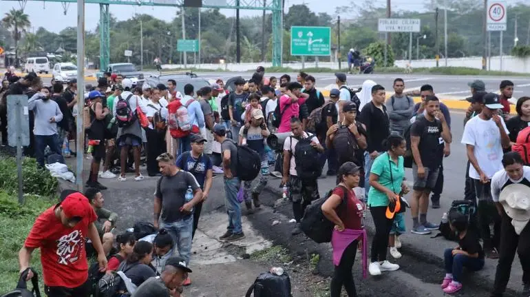 Parte caravana migrante desde Tapachula como presión antes de elecciones