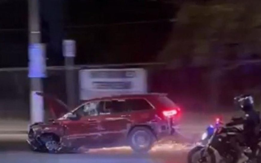 Persecución en Puerto Vallarta termina con arresto y múltiples autos dañados