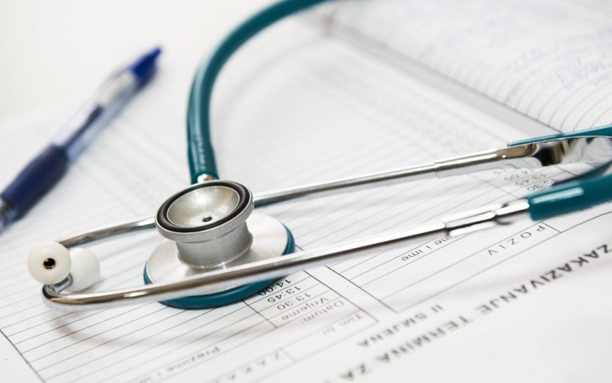 Reconoce AMLO dificultades en reclutamiento de médicos