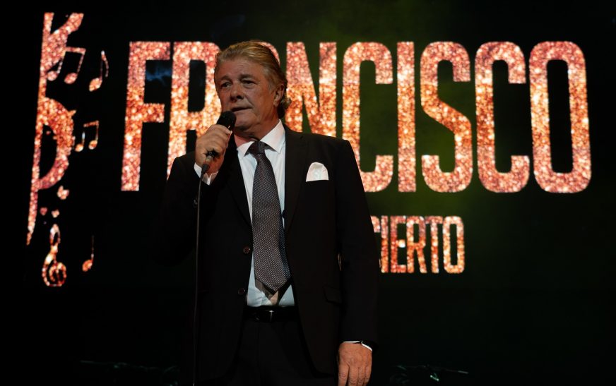 FRANCISCO celebrará el 40 ANIVERSARIO de “latino” con un espectáculo íntimo de piano y voz