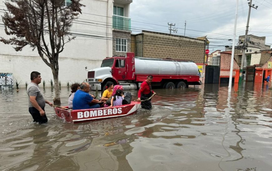 Inundación por canal desbordado afecta más de 400 casas en Rancho San Blas