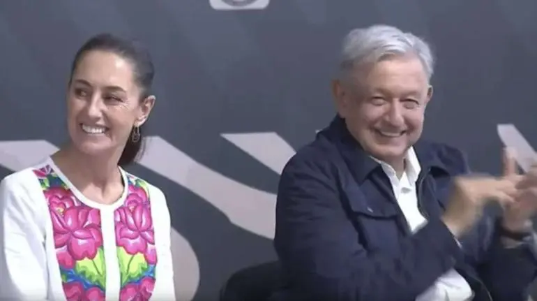 Este viernes 21 de junio, el peso mexicano mostró fortaleza al cotizarse en 18.22 pesos por dólar, reflejando un avance del 0.68 por ciento frente al precio de referencia de ayer.  Este incremento acumuló un retorno semanal de alrededor de 1.2 por ciento.  Por su parte, el Banco de México (Banxico) registró en la sesión previa un tipo de cambio de 18.40 pesos por dólar.   FIX determinado el 20/06/2024 (Pesos por dólar), valor: 18.4027 https://t.co/sRCi6neE0w  — Banco de México (@Banxico) June 20, 2024 Sigue leyendo: El peso da pequeña pelea al dólar y se aprecia en $18.39 Negocios El peso da pequeña pelea al dólar y se aprecia en $18.39 Actualmente, el peso mexicano presenta una depreciación de 0.83 por ciento con respecto a los niveles mostrados en la apertura, ubicando el tipo de cambio en 18.21 unidades por dólar.  Cabe destacar que este 21 de junio, el dólar tocó su máximo en ocho semanas frente al euro y alcanzó el nivel más alto en casi cinco semanas frente a la libra esterlina.  Este movimiento se da en un contexto donde la paciencia de la Reserva Federal (Fed) de los Estados Unidos para recortar las tasas de interés contrasta con las posturas más a favor de la relajación monetaria de otras instituciones financieras.