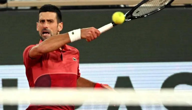 Novak Djokovic se instala en octavos de final de Roland Garros