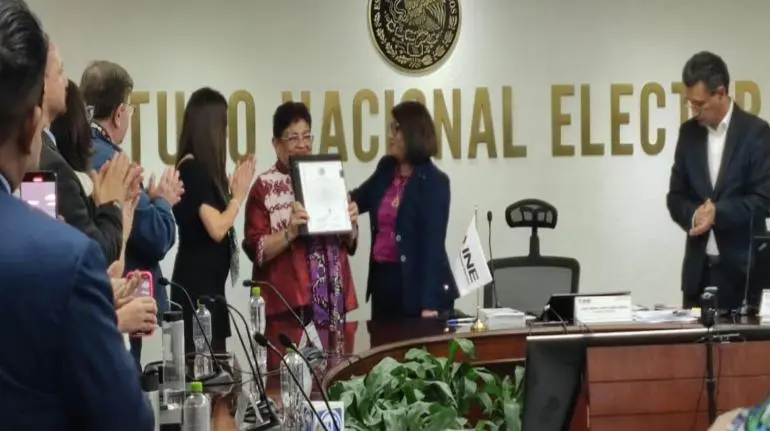 Omar García Harfuch y Ernestina Godoy reciben constancia como senadores electos por la CDMX