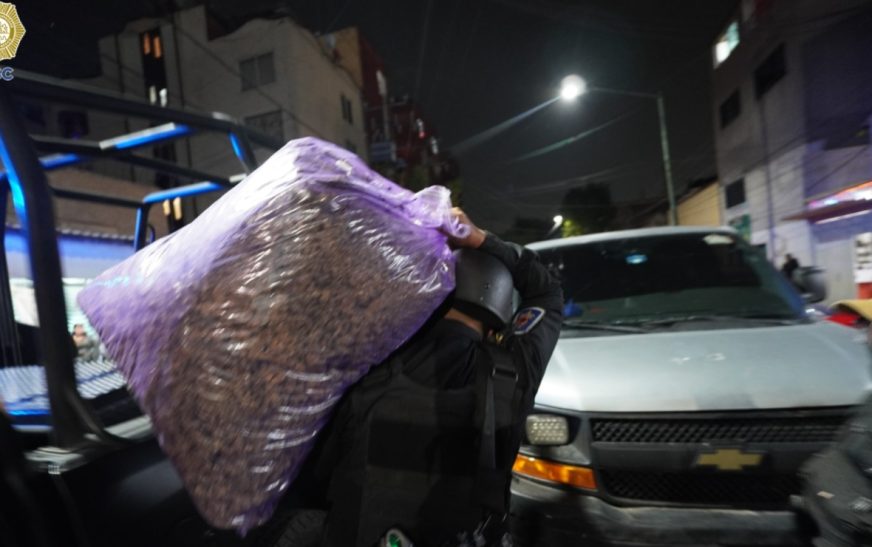 Detienen a 3 e incautan 365 kg. de marihuana en la Venustiano Carranza