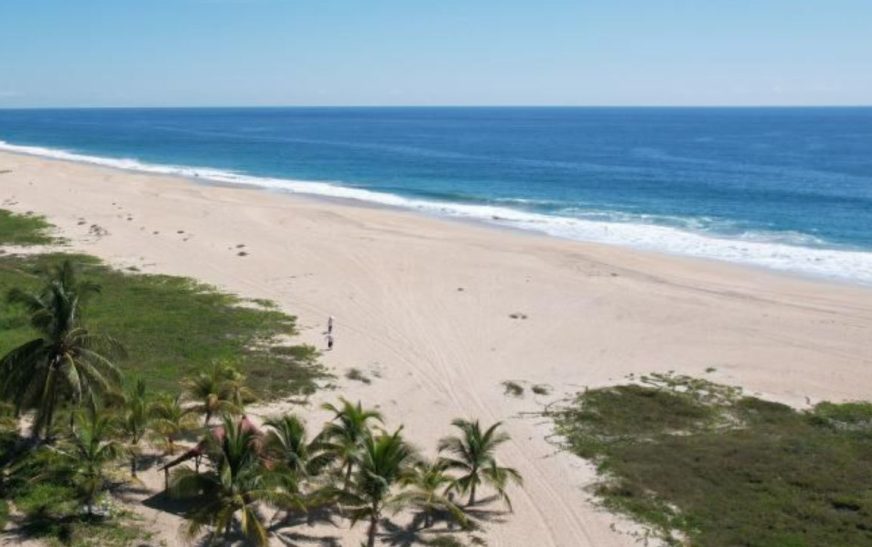 Mueren ahogados rescatista y viejito en playa Agua Dulce de Oaxaca