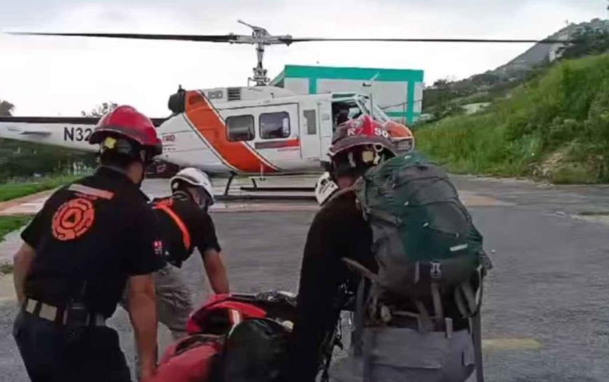 Rescatan a familia varada en el río Pilón en Montemorelos, NL