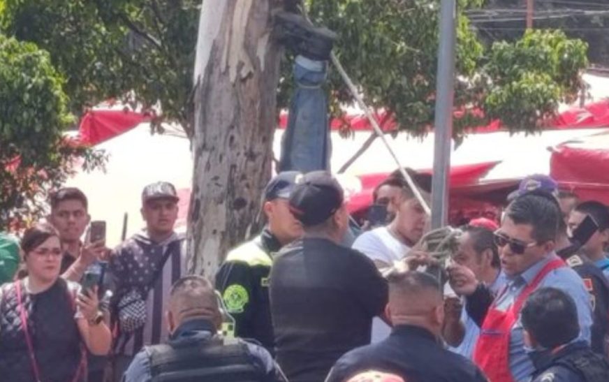 Policías detienen intento de linchamiento en un tianguis de Coyoacán