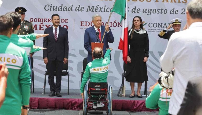 AMLO pide a atletas paralímpicos no presionarse por ganar medallas en París