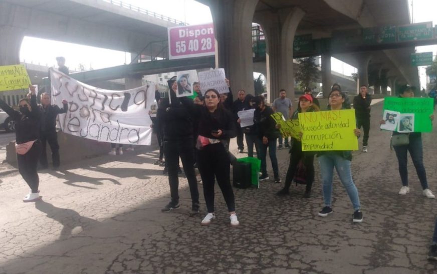 Familiares de Alejandra Denise bloquean Periférico Norte; piden justicia por presunto feminicidio