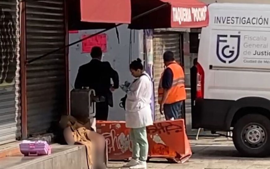 Muere hombre en situación de calle afuera del Metro San Juan de Letrán