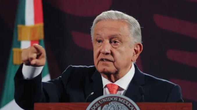 Reconoce López Obrador a consejeros del INE y magistrados tras ratificar ‘pluris’ de Morena