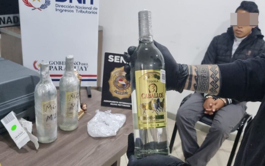 Paraguay detiene a seminarista mexicano por transportar tequila con metanfetaminas