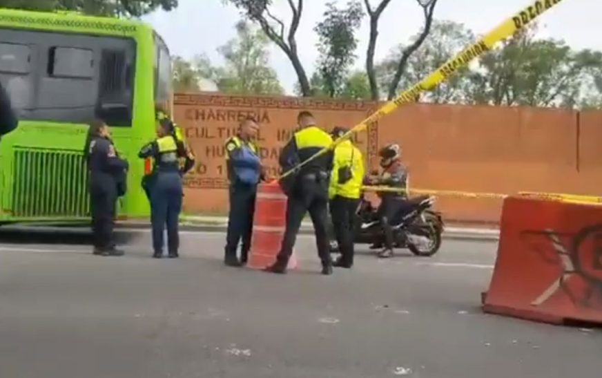 Tráiler arrolla y mata a motociclista en Avenida Constituyentes