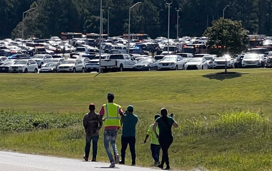 Tiroteo en escuela de Georgia deja múltiples víctimas; sospechoso es detenido