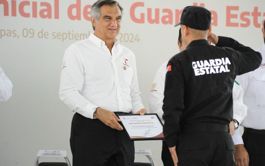 Preside gobernador ceremonia de graduación de cadetes que se incorporan a la Guardia Estatal