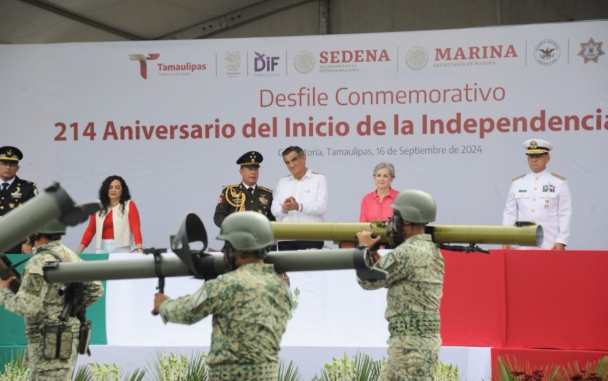 Presidió Américo Villarreal desfile cívico-militar por el 214 aniversario del inicio de la independencia