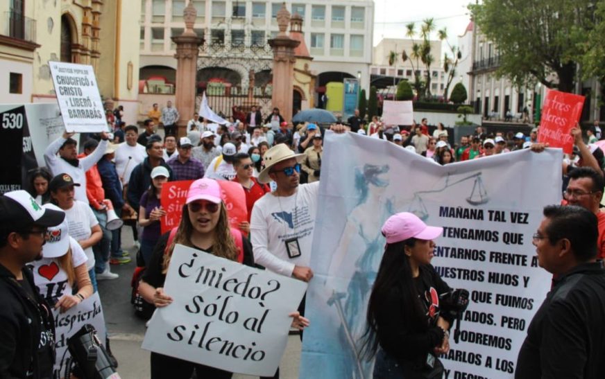 Protestan frente al Congreso de Edomex contra la Reforma Judicial recién aprobada