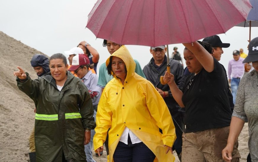 Abelina López lidera operativos de rescate tras inundaciones por el huracán John en Acapulco