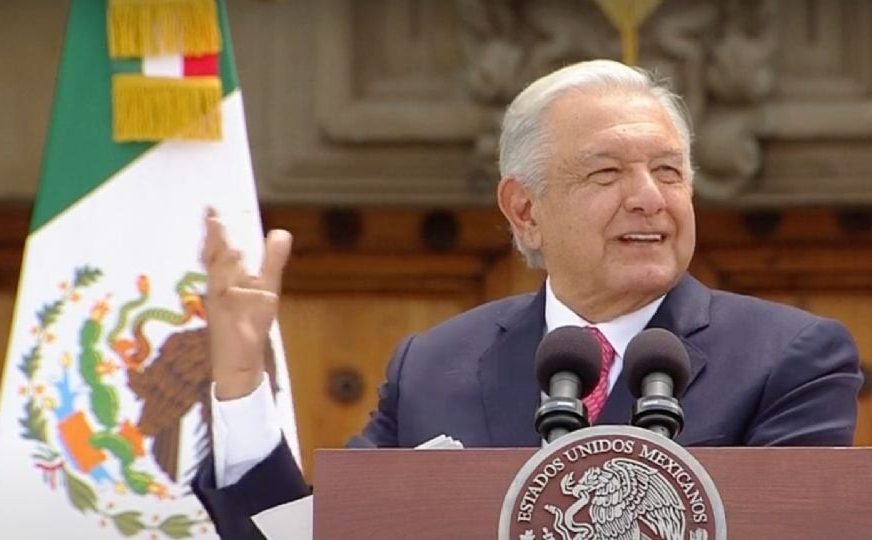 López Obrador hace consulta a mano alzada sobre Poder Judicial; gana el ‘sí’