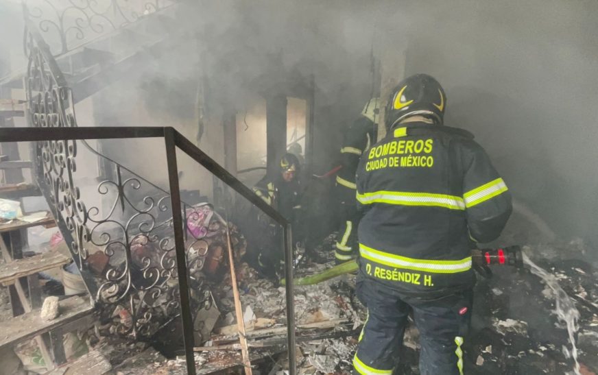 Salen de hospital 2 de los 6 heridos por explosión en vivienda de Coyoacán