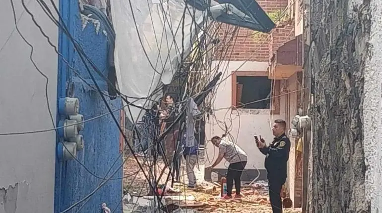 Investiga FGJCDMX a dos operadores de gas LP tras explosión en Los Reyes, Coyoacán