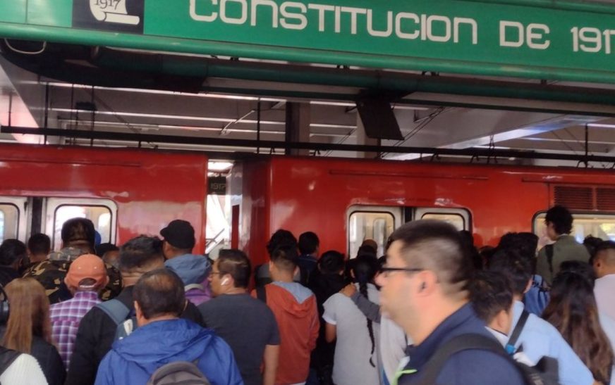 Retrasos de hasta 20 minutos en Línea 8 del Metro