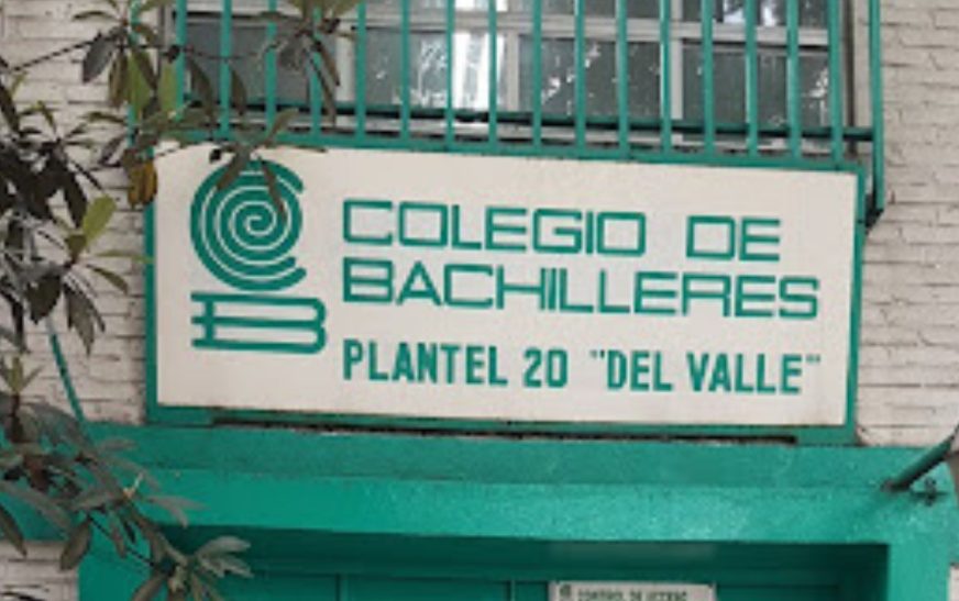 Riña afuera del Bachilleres 20 deja un herido por arma de fuego