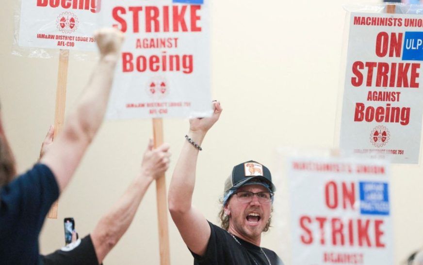 Trabajadores de Boeing inician huelga en EUA tras rechazar propuesta de la empresa