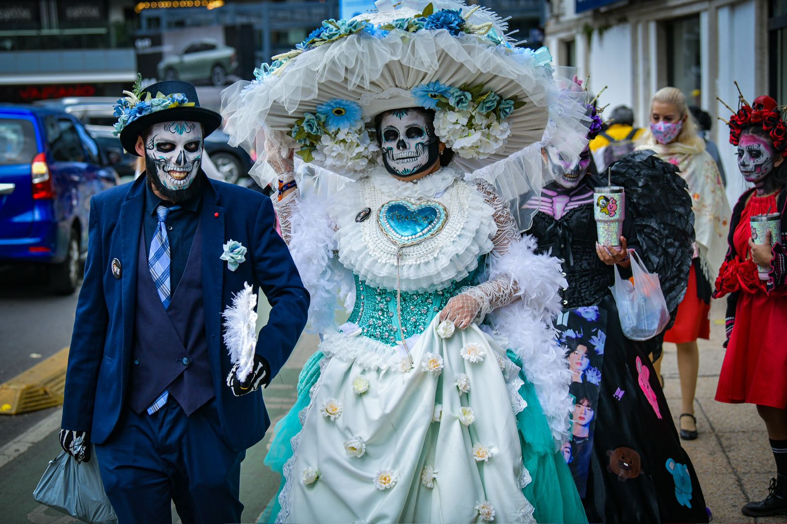 Realizan Mega Procesión de Catrinas 2024 en Paseo de la Reforma