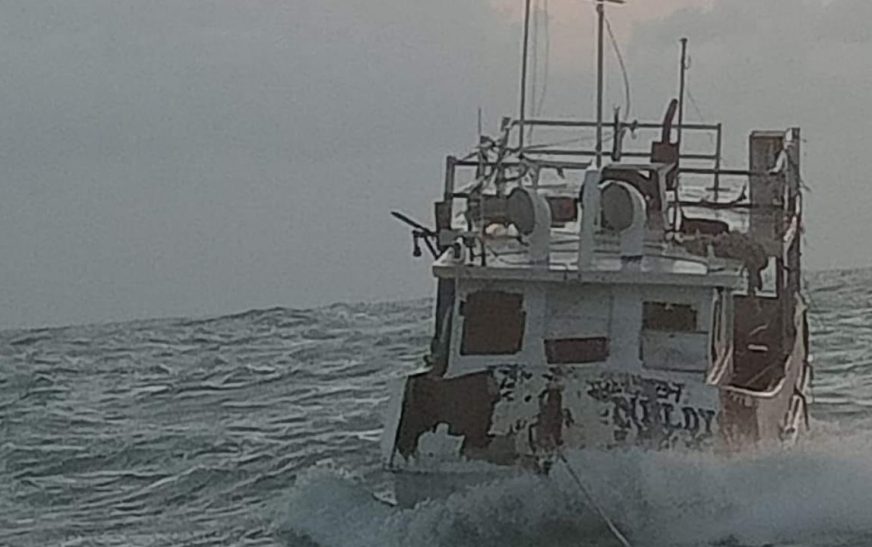 Localizan a 4 de 15 pescadores extraviados tras el paso de Milton en Yucatán