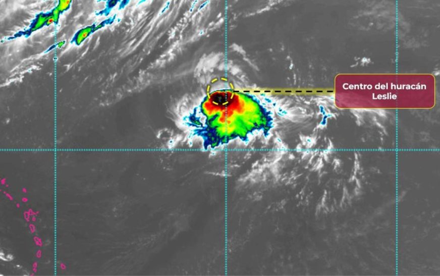 Huracán ‘Leslie’ pierde fuerza mientras se desplaza por el Atlántico