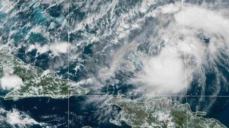 Tormenta tropical ‘Oscar’ se intensifica a huracán categoría 1