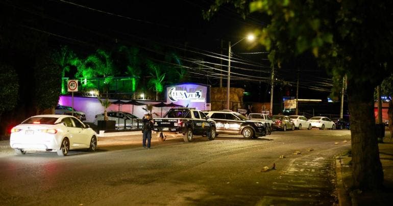 ‘Iban en búsqueda de una persona’, dice Sheinbaum tras masacre en bar de Querétaro