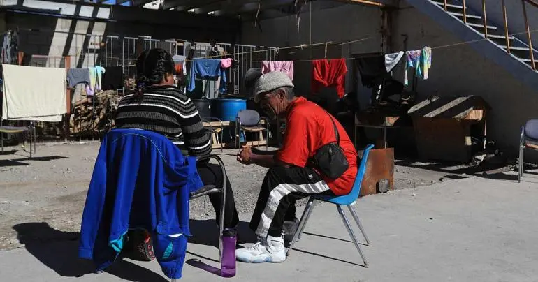 Migrantes en Ciudad Juárez luchan ‘contrarreloj’ para obtener asilo en EU