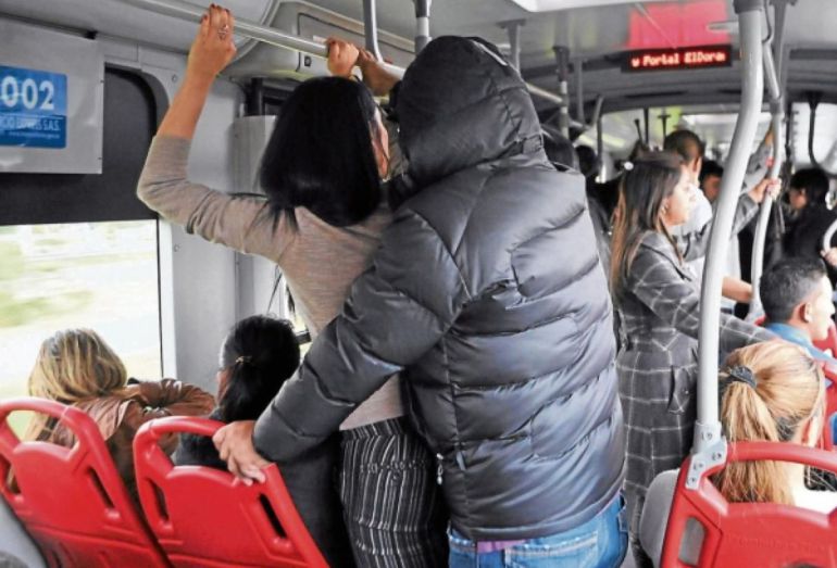 Revela especialista que un 95% de mujeres en CDMX han sido acosadas en el transporte público