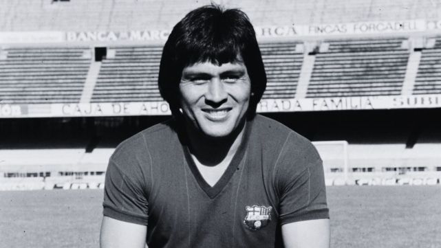 Murió Hugo Sotil, leyenda del futbol de Perú y del Barcelona