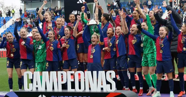 Barcelona femenil golea al Real Madrid y se corona en la Supercopa