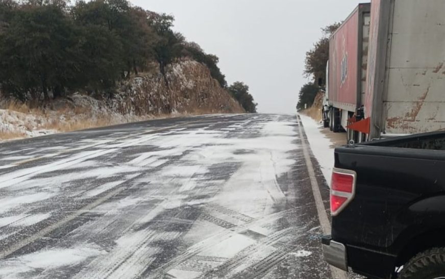Lluvias fuertes y caída de nieve por frente frío 24
