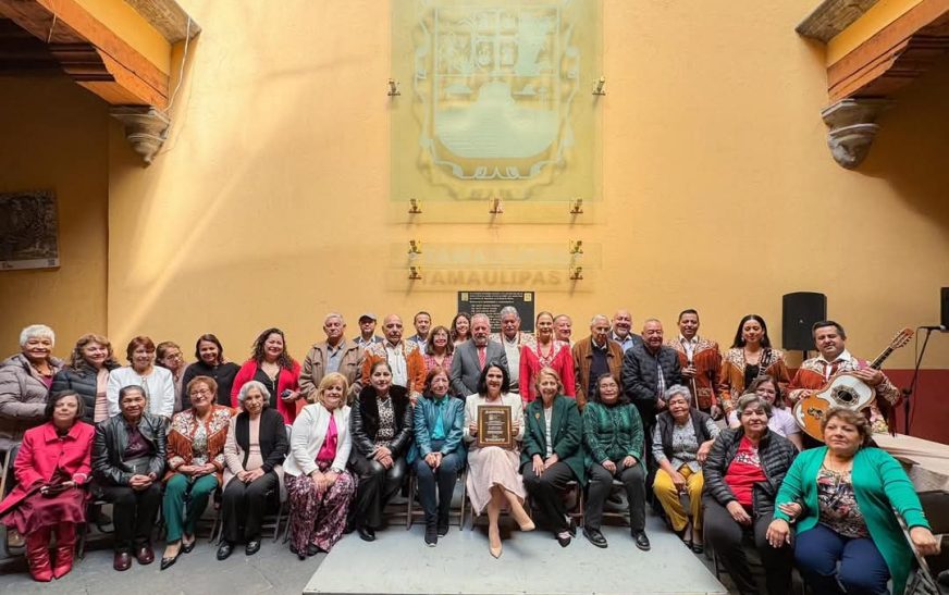 Recibe Mónica Villarreal Reconocimiento de la Comunidad Tamaulipeca en la CDMX