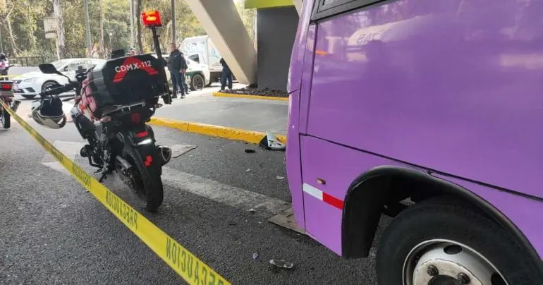 Un muerto y un herido por choque de autobús en Legaria y Río San Joaquín