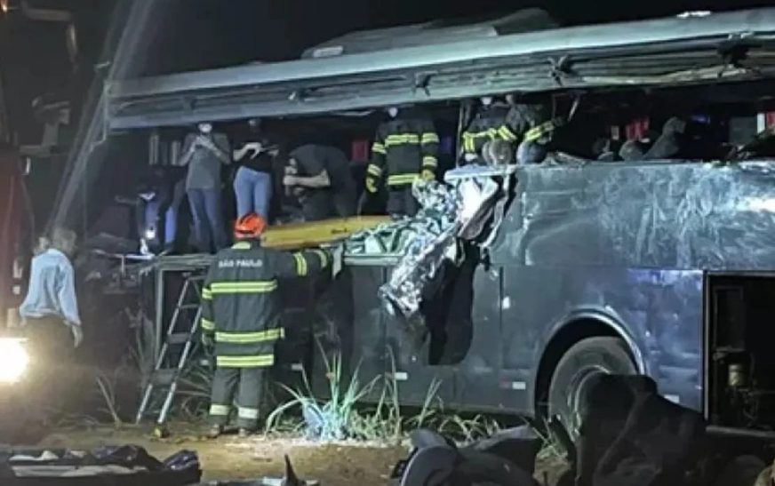 Accidente en carretera en Brasil deja 12 estudiantes muertos y 19 heridos